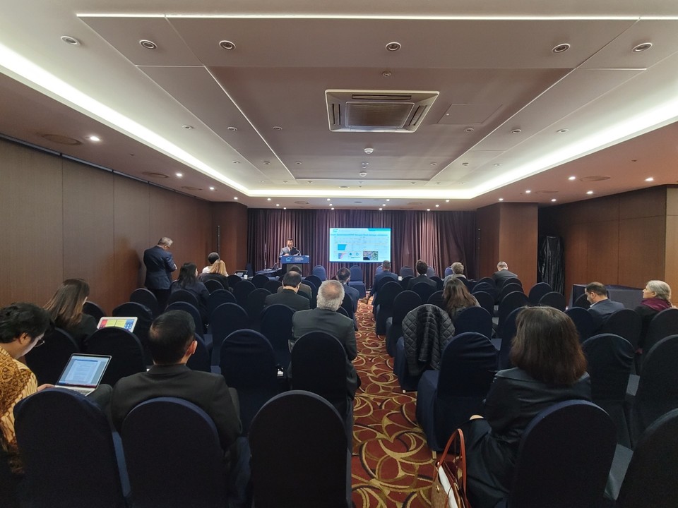 첫날 진행된 4개의 주제별 트랙에 참가한 관계자들 