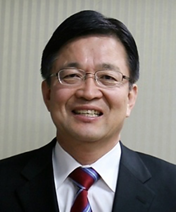 정준모 목사는 선교신학박사(D.Miss)와 철학박사(Ph.D)이다. 전 대한예수교 장로회 총회장, CTS 기독교 텔레비전 공동대표이사, 총신대학교 개방, 교육 재단이사, 백석대학교, 대신대학교 교수 및 계명대학교, 대구대학교 외래교수 역임, GMS(세계선교이사회) 총재 등을 역임했다. 현 GSM(선한목자 선교회) 고문, 콜로라도 말씀제일교회 담임, 국제개혁신학대학교 박사원 교수, 국제 성경통독아카데미 대표, 본 헤럴드, 콜로라도 타임즈, 뉴스파워, 좋은신문, KCMUSA 칼럼리스트, 대표 저서, ≪칼빈의 교리교육론》, ≪개혁신학과 WCC 에큐메니즘》, 《장로교 정체성》, 《기독교 교육과 교사 영성》등 다수가 있다.