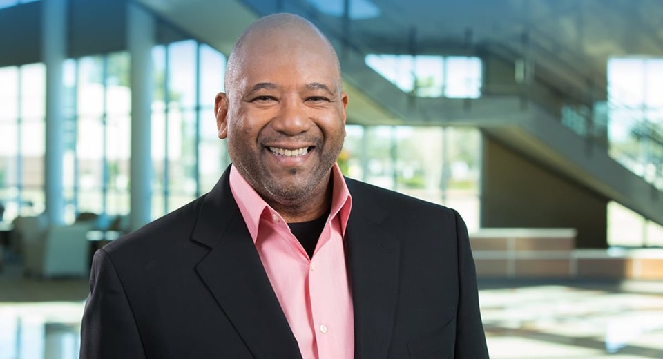 이미지 출처 : https://ralphdouglaswest.com/about/