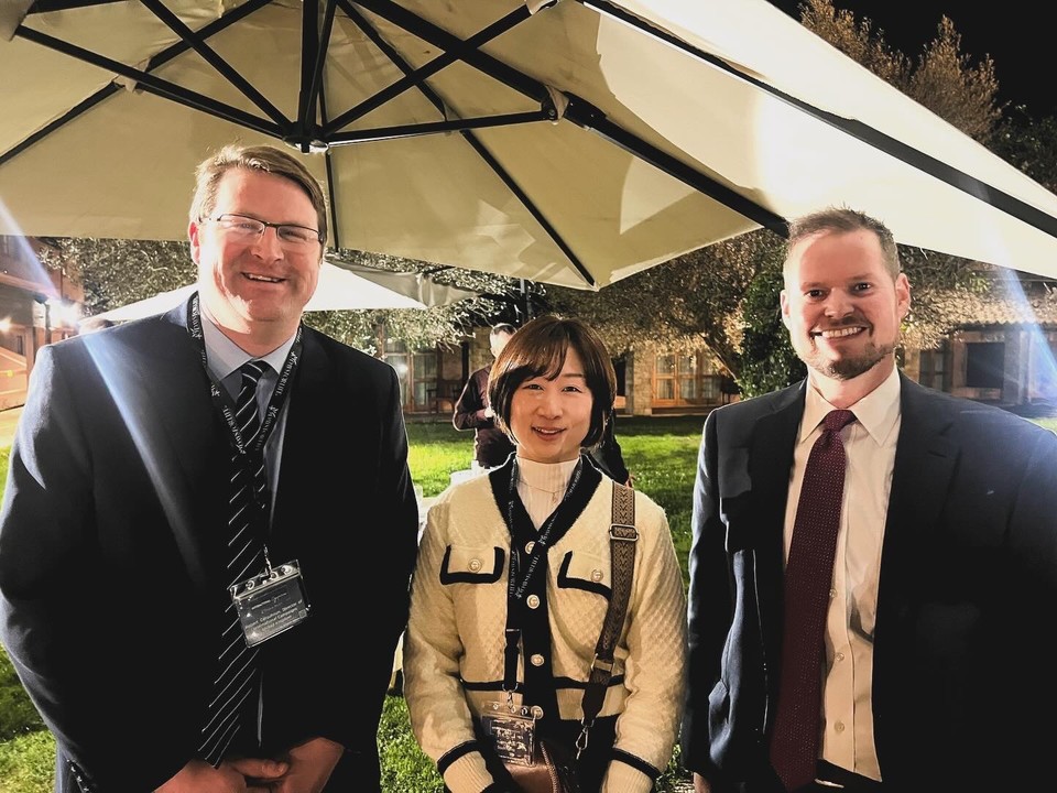 국제 기도운동 ‘40 Days for Life’ CEO 숀 커니(오른쪽)와 국제 디렉터 로버트 콜훈(왼쪽) ,한국 본부의 개신교 대표 서윤화 목사