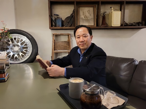 최원영목사. 본푸른교회, 본헤럴드대표, 서울신학대학교신학박사 등. 