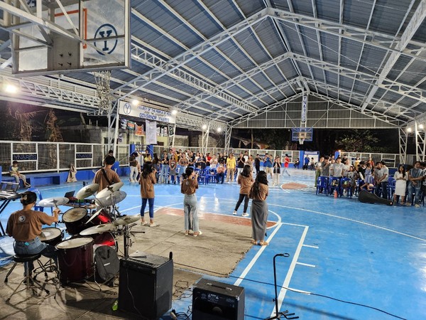  뜨거운 집회 시간을 가지고 있다./사진제공=Mighty One International church