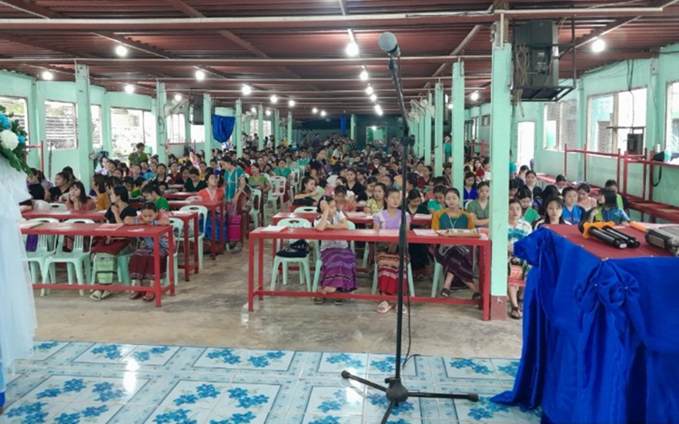 미얀마 카렌족 학생 난민 캠프 내 침례성경대학 채플 모습. 졸업반 35명이 백중필 선교사를 기다리고 있으며, 백 선교사는 4월에 이들을 만난다.