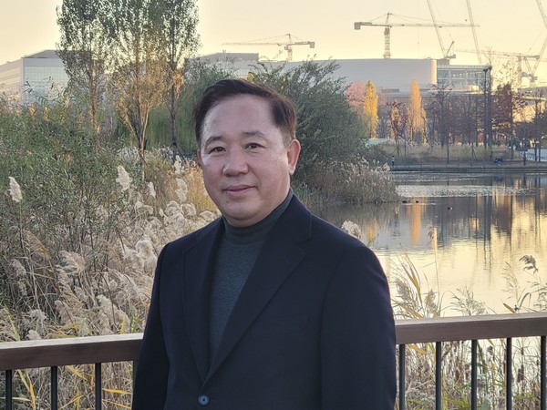 최원영목사. 본푸른교회. 본헤럴드대표, 서울신대신학박사. 등, 저서로는 충성된 일꾼되어가기 등이 있다.