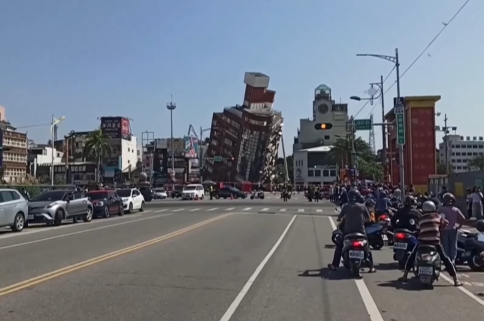 대만 지진으로 무너진 건물