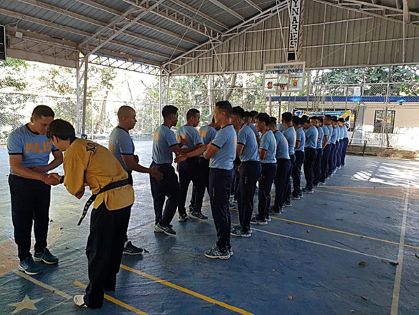 수업 후 모든 수련생들이 악수로 마무리./사진제공=오준섭 선교사