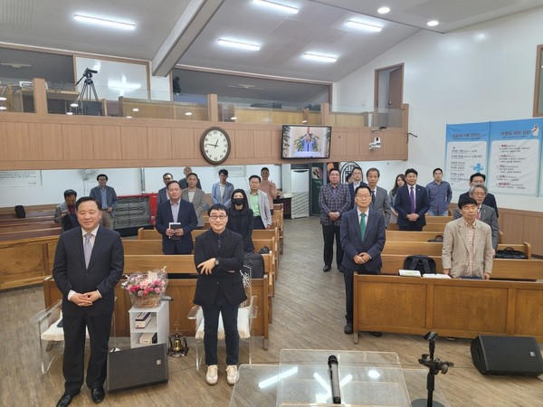 매주 수요일 11시, 본푸른교회에서 열두광주리비즈니스미션사역예배를 드린다.  