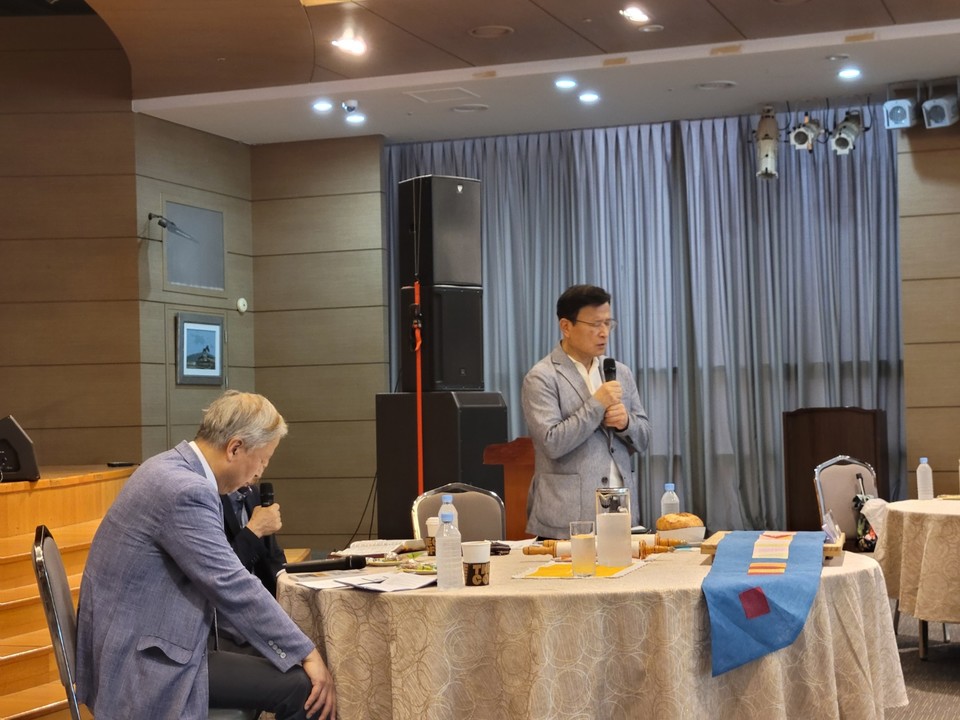 장현승 담임목사의 기도