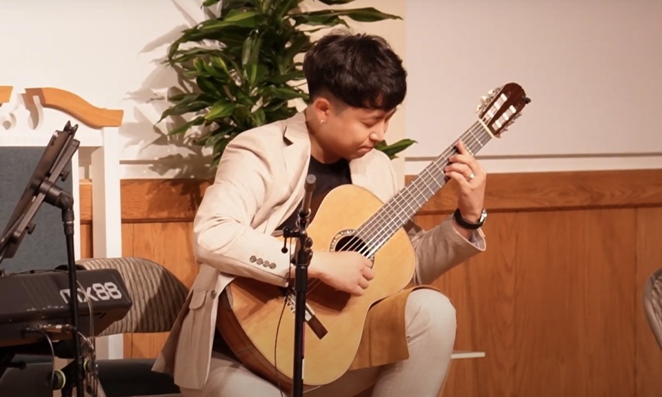 이교혁 기타리스트 연주