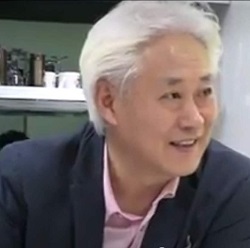 조주섭 대표는 경북대를 졸업한 후 기업 및 조직리더십 컨설팅 강의 및 저서 및 번역가로 활동하고 있다. 최근에 [튀르키예 커피 문화Turkish Coffee Culture]를 번역 출간했다.