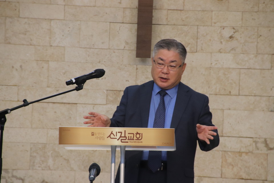 김정환 한기총 사무총장은 격려사에서 “절망은 성공을 향해가는 디딤돌이다”라고 전했다