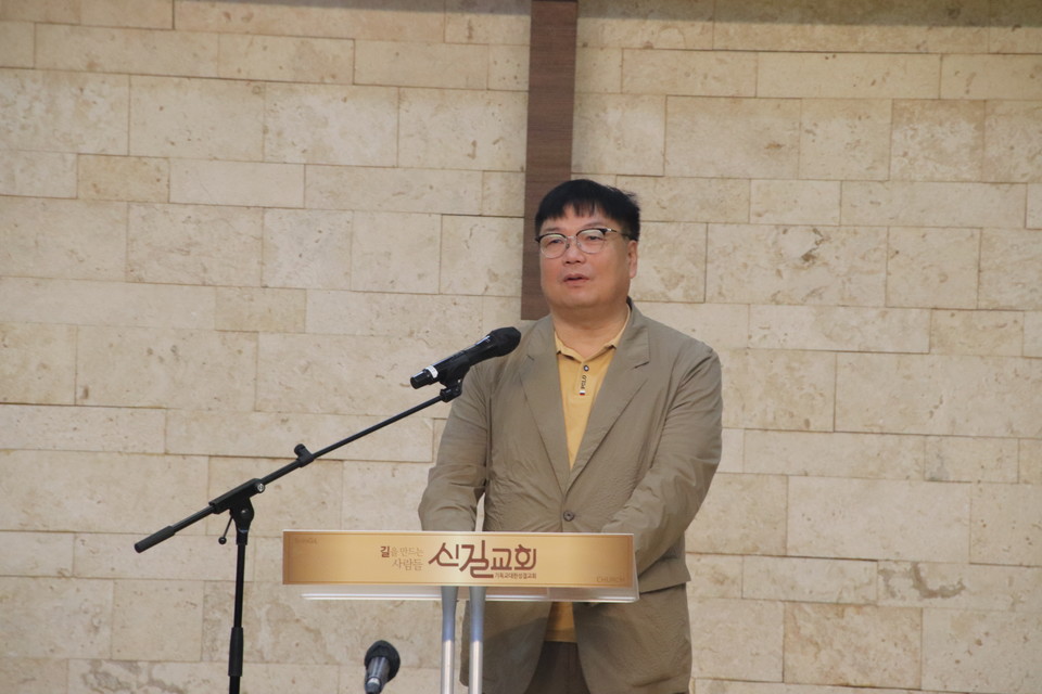 격려사를 맡은 조성춘 대표는 바이러스를 99.9% 박멸하는 바이오스프레이를 공급했다.