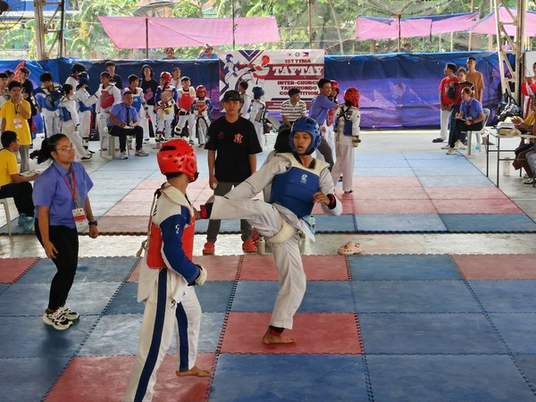 양 선수들이 최선을 대해 자신의 기량을 펼치고 있다. 