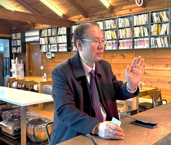 마재권 목사, 평강교회 담임,  장로회신학대학교 신학과. 장로회대학원, 한세대목회대학원.총신대사회복지대학원, 경기도지역아동센터협의회 공동대표, 사)남양주지역아동센터협의회 회장. 평강.하버드지역아동센터 시설장 대표.평강요양원.주야간보호센터 대표