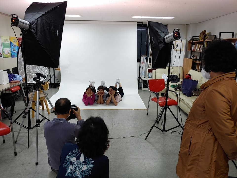 사진으로 어려운 이웃과 가정을 섬기는 김광용 작가