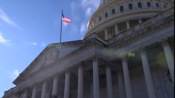 DT의 취임식 당일, 백악관에서 휘날리던 성조기