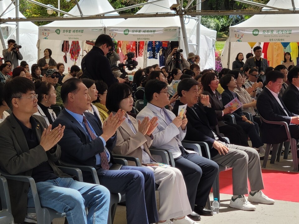 이날 행사는 광주시장, 국회의원, 시의원, 각 단체장이 참여해 뜨거운 호응을 보였다.