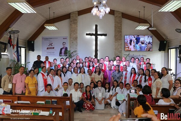 동민다나오 UMC연회 참석한 목사들과 전도사들.