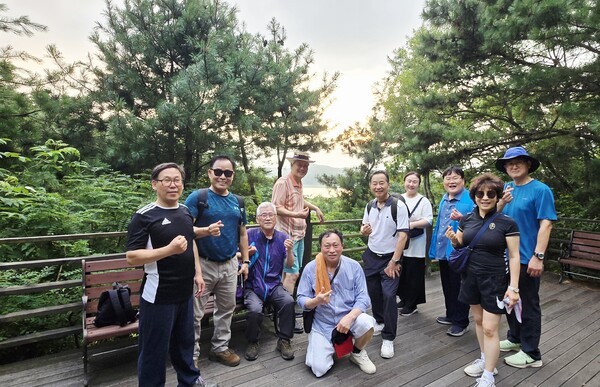 반구정_기도 후 단체 사진