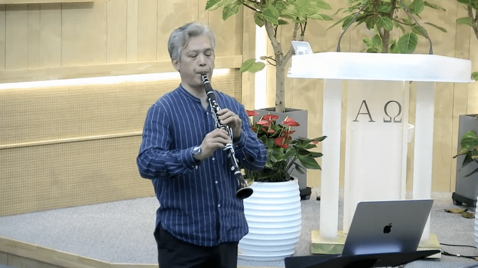 류지웅 대표는 기업의 인도 시장 진출을 돕는 일을 하며 유튜브 '류지웅클라리넷'에서 활약하고 있다.