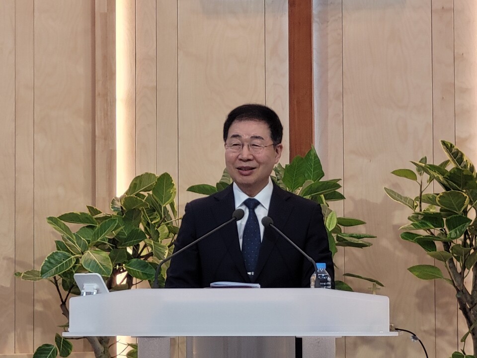 국제우호협회 이사장, 한국뉴욕주립대학교 객원교수 역임, TBMC이사장