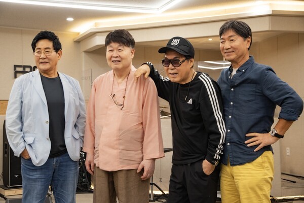 누가 이들을 7-80대 노인이라 하겠는가? 아직은 건장하고도 건강한 모습의 쎄시봉 싱어들의 근황