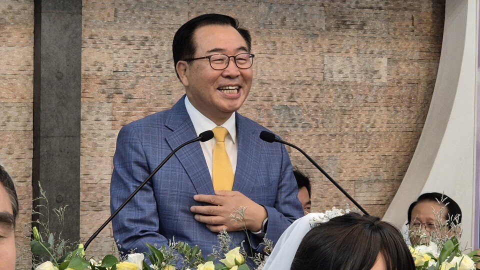 말씀을 전한 장만덕 목사