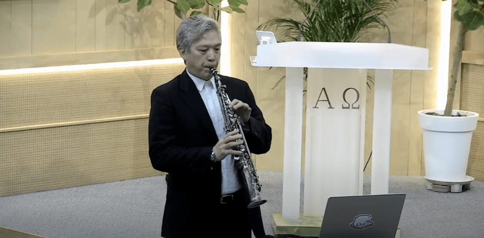 인도 진출의 든든한 파트너로 서 있는 류지웅 대표가 클라리넷으로 '사명'을 특주했다.