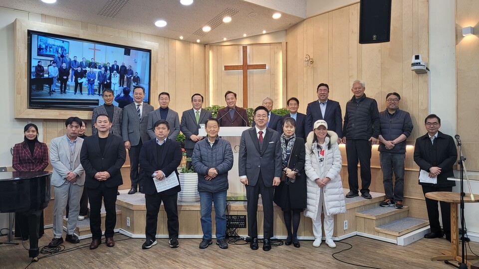 참석자 기념 사진