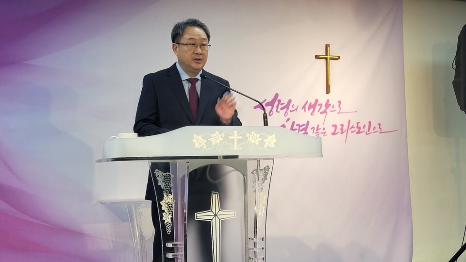 조선석 목사(양양교회 담임)의 성경봉독