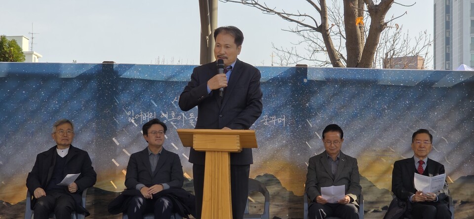 광야교회 담임목사이며 (사)사막에길을내는사람들(사길사)의 이사장인 임명희 목사