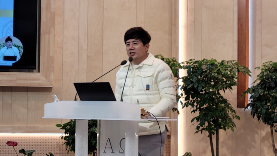 금단미인으로 더욱 알려진 이우재 대표는 베스트셀러 작가이기도 하다.